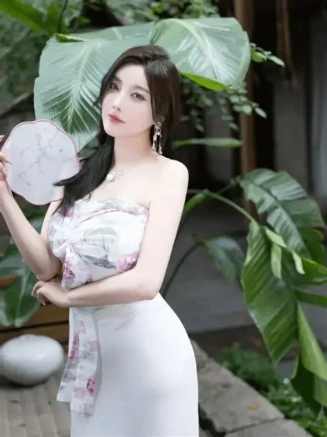 秀人网杨晨晨sugar写真图集库视频在线观看，晨光里的阴影【612套合集】